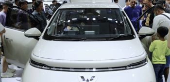Image Komunitas Resmi Wuling Menyambut Positif Cloud EV yang Tampil Perdana di Ajang IIMS 2024