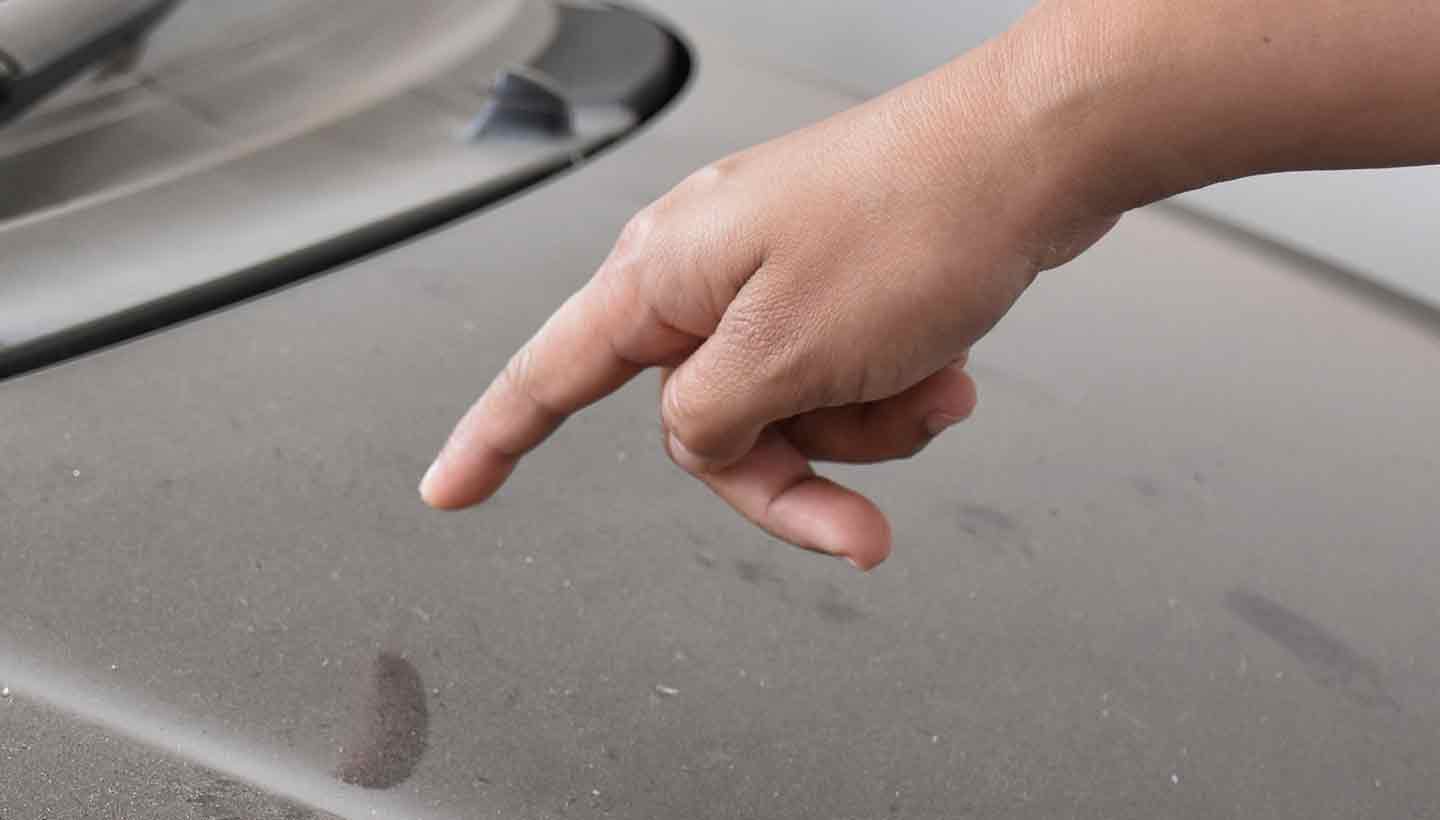 Image The Right Way to Clean and Prevent Dust in a Car