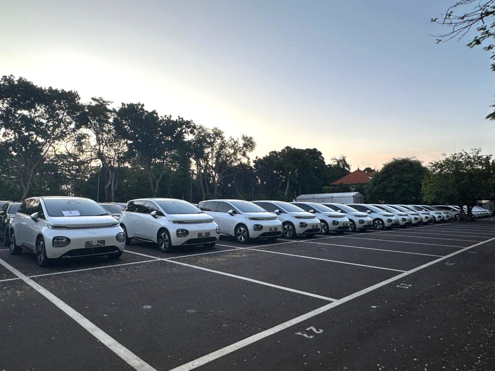 50 unit Wuling Cloud EV dipercaya sebagai rangkaian VIP untuk senior official dan menteri negara 1000x750