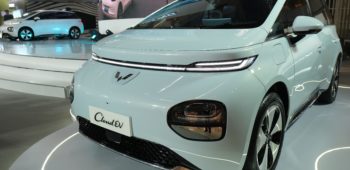 Image Wuling Introduces Cloud EV, Medium Hatchback EV with The Future of Comfort