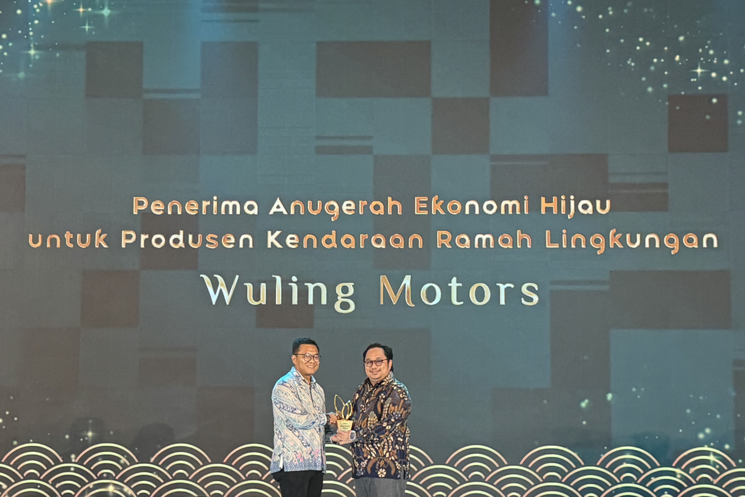 Image Wuling Raih Apresiasi Produsen Kendaraan Ramah Lingkungan dari Anugerah Ekonomi Hijau