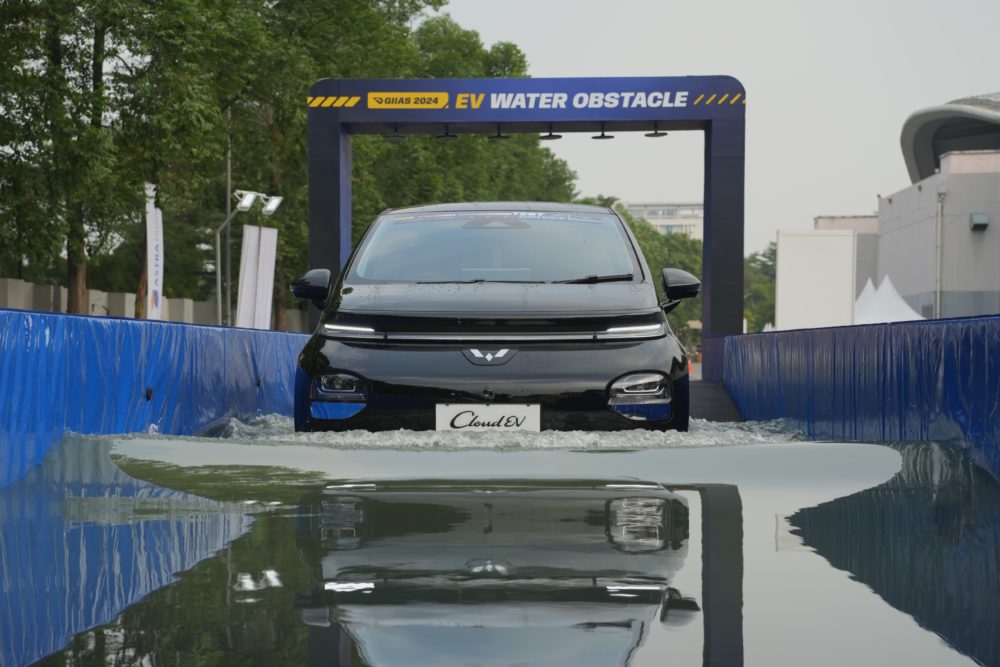 Seluruh lini Wuling ABC Stories didukung oleh baterai berkualitas tinggi dan dapat diuji pada area EV Water Obstacle 1000x667