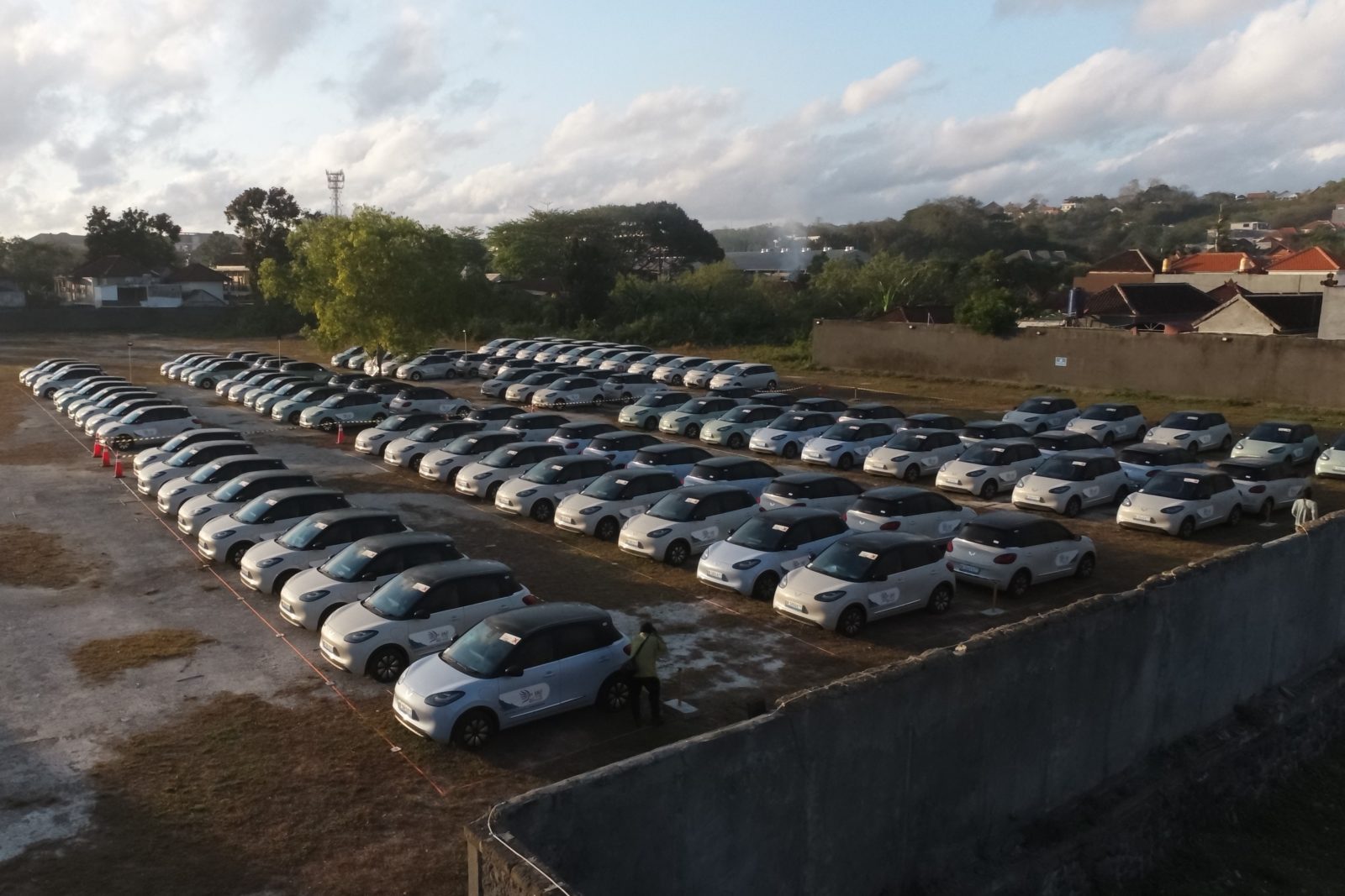 Image 158 Units of Wuling Electric Vehicles Participate in HLF-MSP and The 2nd IAF 2024 in Bali