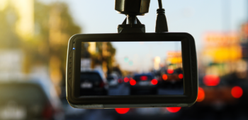 Image Aksesoris Dashboard yang Estetik untuk Mobil Modern