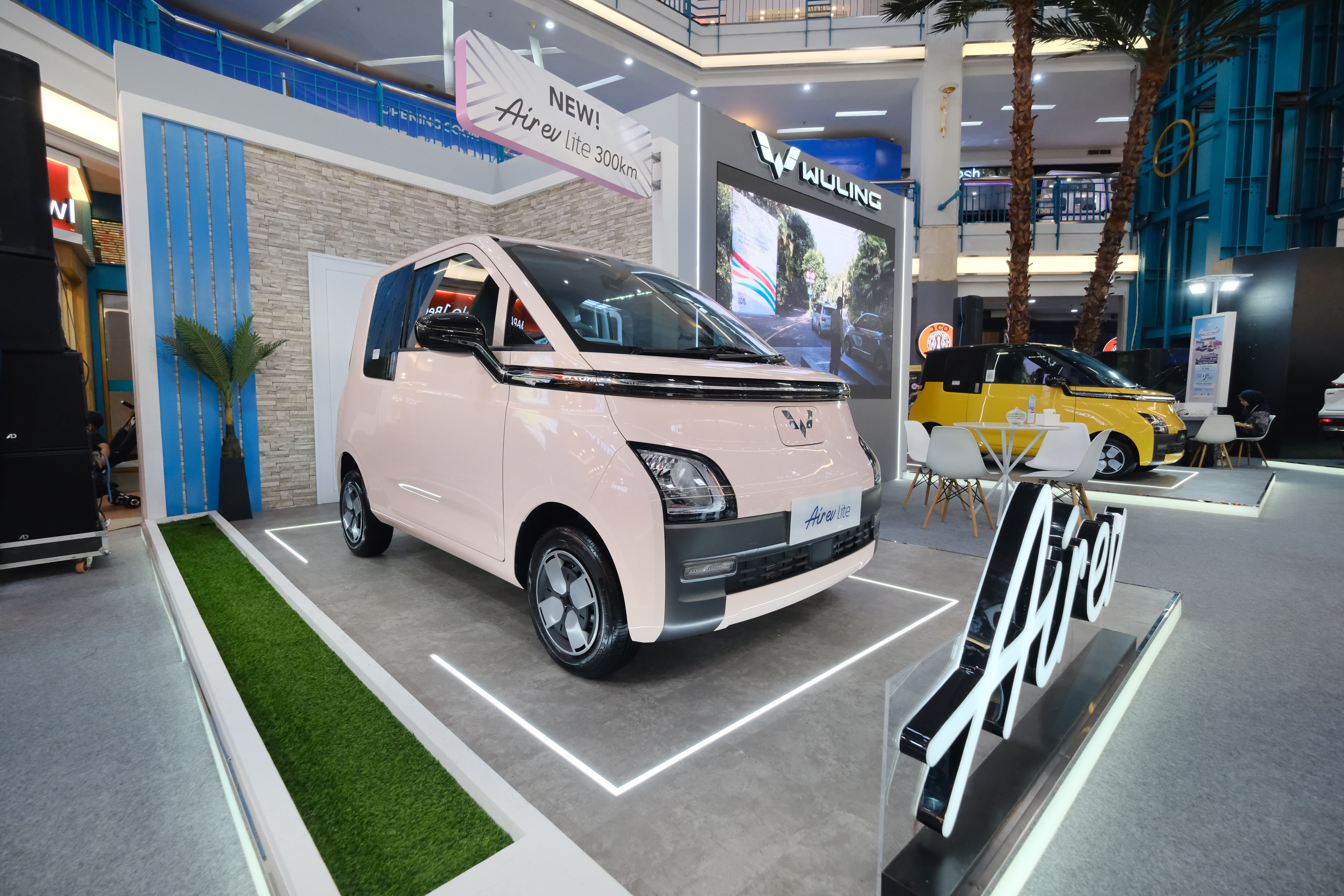 Image Air ev Lite Long Range Officially Introduced at ‘Wuling September Meriah’ Exhibition in Makassar