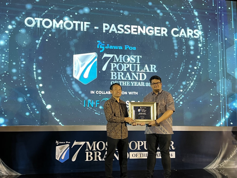 Wuling Almaz dinobatkan sebagai kendaraan terpopuler dalam kategori mobil penumpang Passenger Cars 1000x750