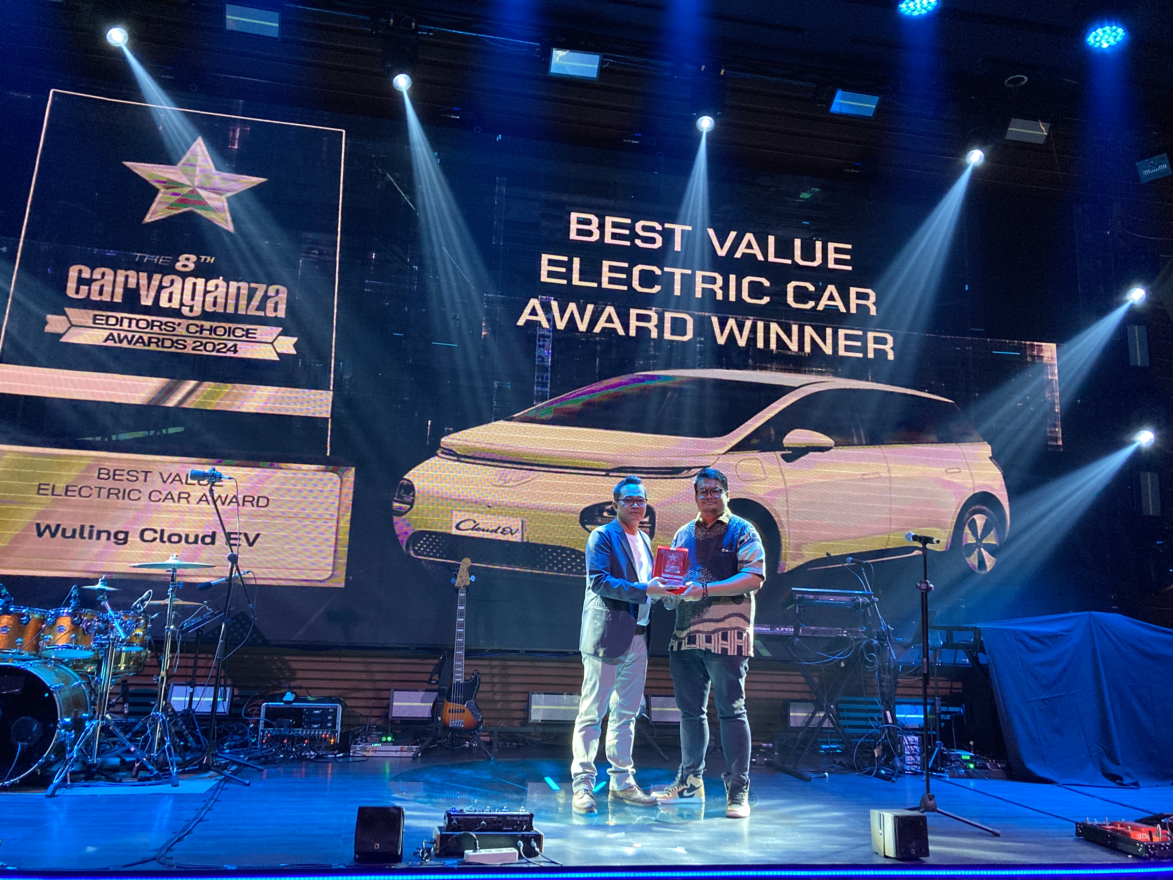 Image Wuling Cloud EV raih penghargaan Best Value Electric Car di Carvaganza Editors’ Choice Award 2024