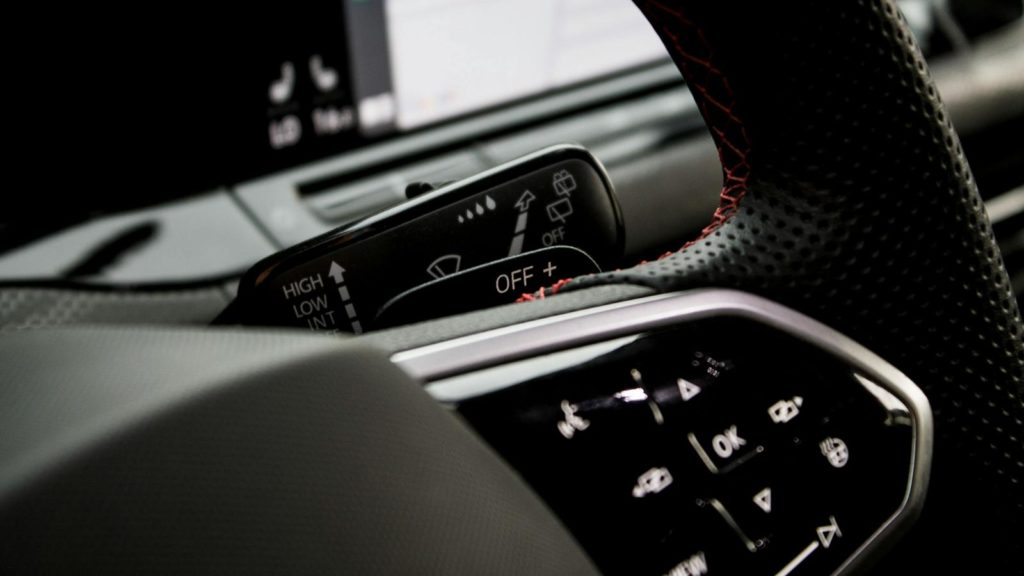 Adaptive Cruise Control: Teknologi Pengubah Cara Berkendara Adaptive Cruise Control: Teknologi Pengubah Cara Berkendara
