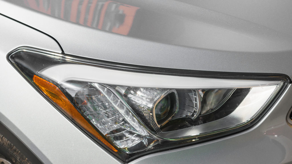 Headlamp: Fungsi, Cara Merawat, dan Tips Memilihnya Headlamp: Fungsi, Cara Merawat, dan Tips Memilihnya