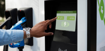 Image Wireless Charging Mobil Listrik: Pilihan Masa Depan