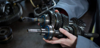 Image Pemeliharaan Camshaft untuk Menghindari Kerusakan Mesin