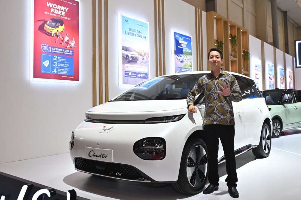 Wuling Bawa Lengkap Lini Produk di Mandiri Utama Finance Gaikindo Jakarta Auto Week 1000x665