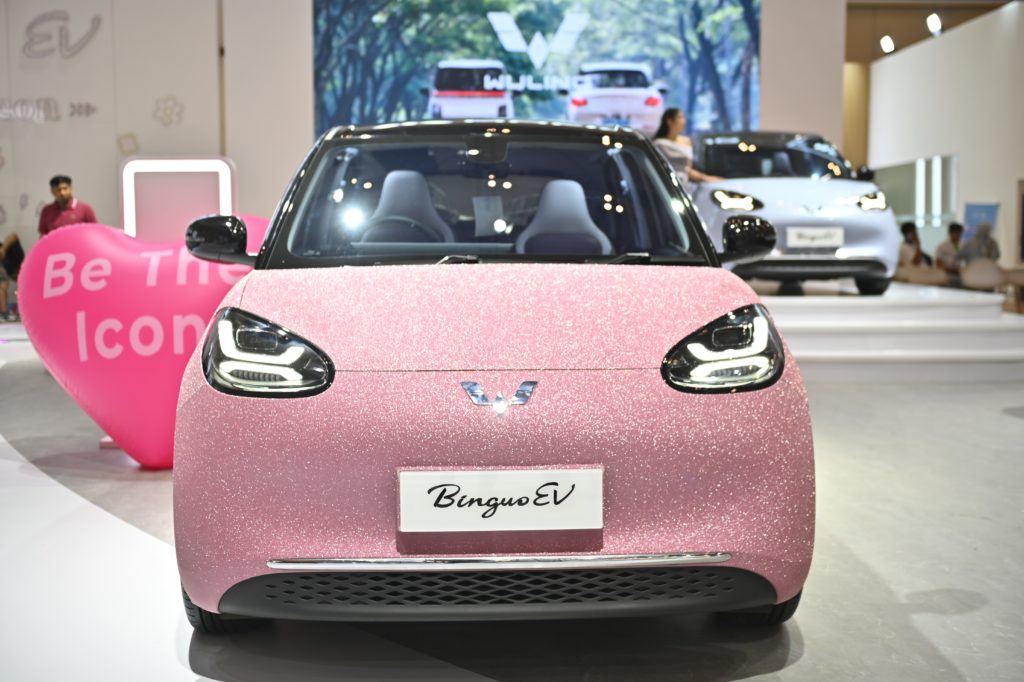 Mobil Listrik Terlaris Di Indonesia, Wuling BinguoEV Tampil Memukau di ...