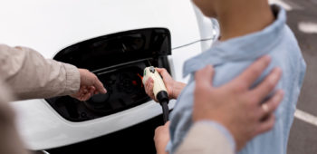 Image Tips Perawatan Mobil Listrik agar Tetap Optimal