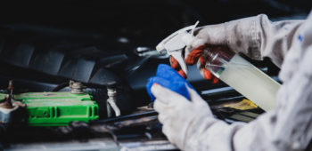 Image Cuci Mesin Mobil untuk Performa dan Keawetan Kendaraan