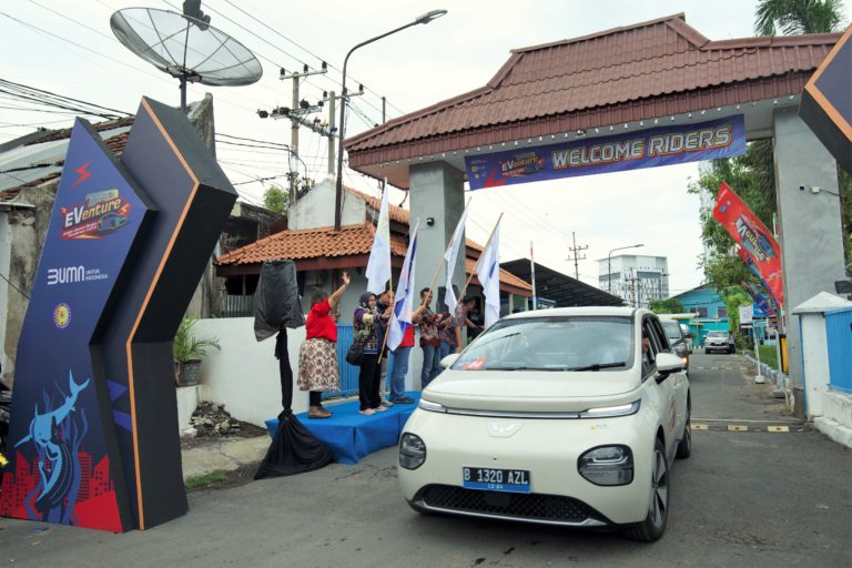 Image Wuling Cloud EV Successfully Completes Jakarta-Bali Route in the PLN Mobile EVenture Eventr