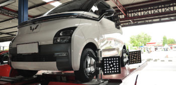 Image Mau Kaki-Kaki Mobil Awet? Hindari Kebiasaan Buruk Berikut!