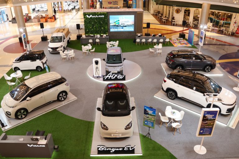 Image Pameran Wuling Year End Sale Menyapa Kota Makassar Dengan Aneka Lini Produk dan Promo