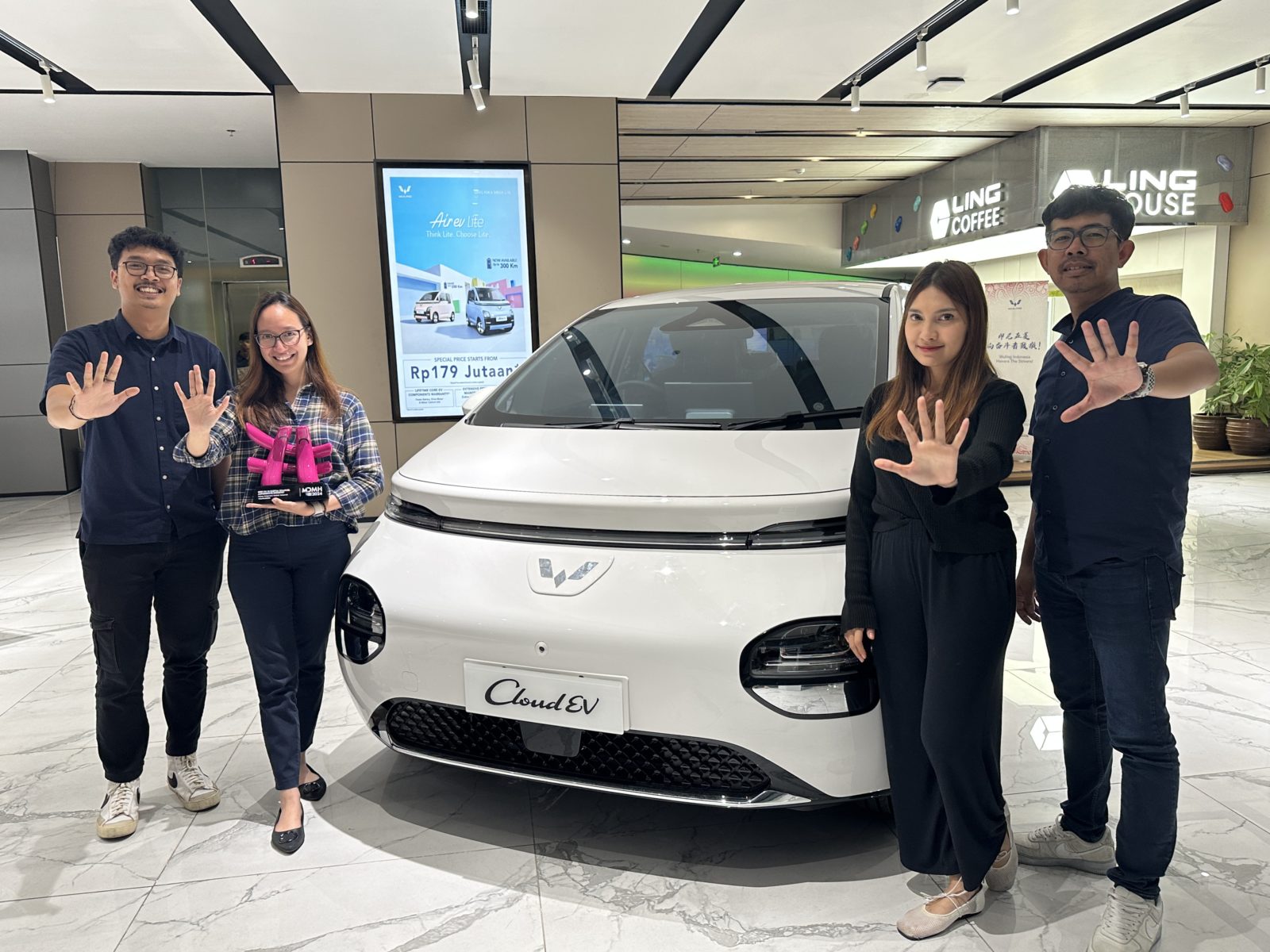 Image Wuling Raih Predikat ‘Best CX in Digital Channel’ Dalam Marketeers Digital Marketing Champions 2024