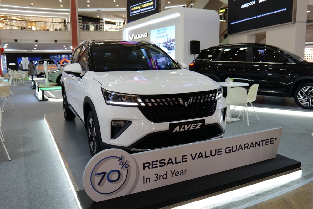 Program Berani Lebih Bersama Wuling SUV yaitu gratis biaya jasa perawatan berkala selama 8 tahun atau 100.000 km serta 70 Resale Value Guarantee berlaku untuk setiap pembelian Wuling SUV 1000x667