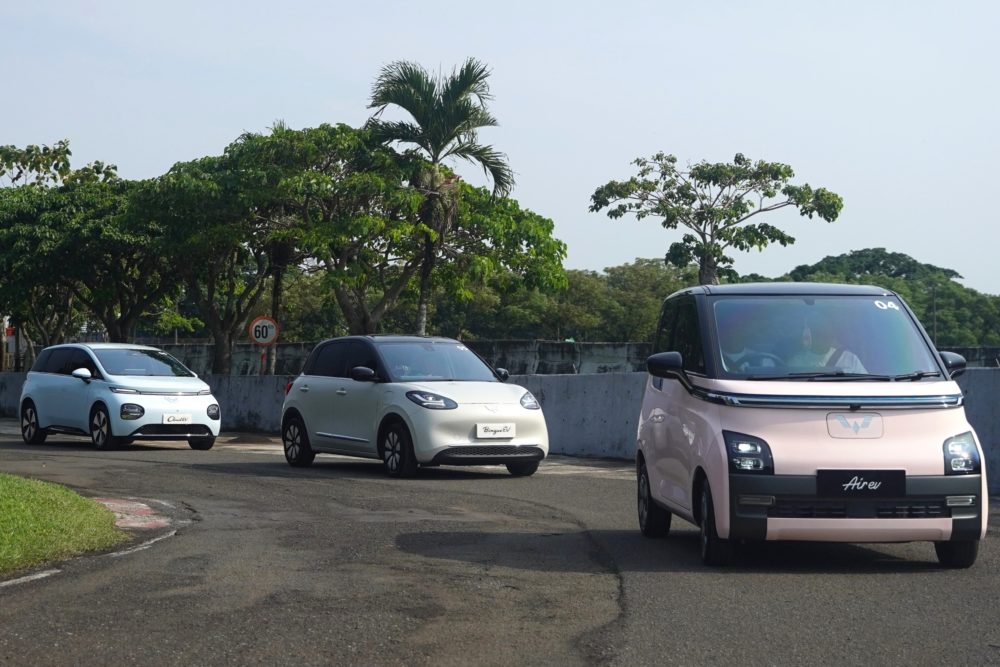 Wuling turut menghadirkan program ‘Worry Free Bersama Wuling EV’ bagi peminat kendaraan listrik. 1000x667