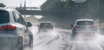 Image Aquaplaning, Bahaya dan Cara Mengatasinya