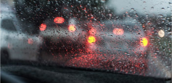Image Tips Aman Parkir Mobil di Musim Hujan