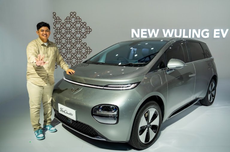 Image Wuling New Cloud EV Driving The Future of Comfort with New Innovations and Lite Versionr