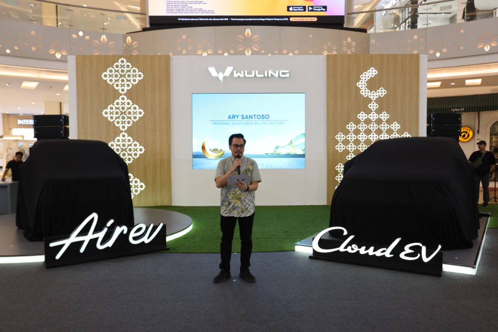 Ary Santoso selaku Regional Sales Area Wuling Motors memberikan sambutan di acara hari ini 1000x667