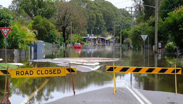 Image Deretan Kriteria Mobil yang Terbilang Aman dari Banjir