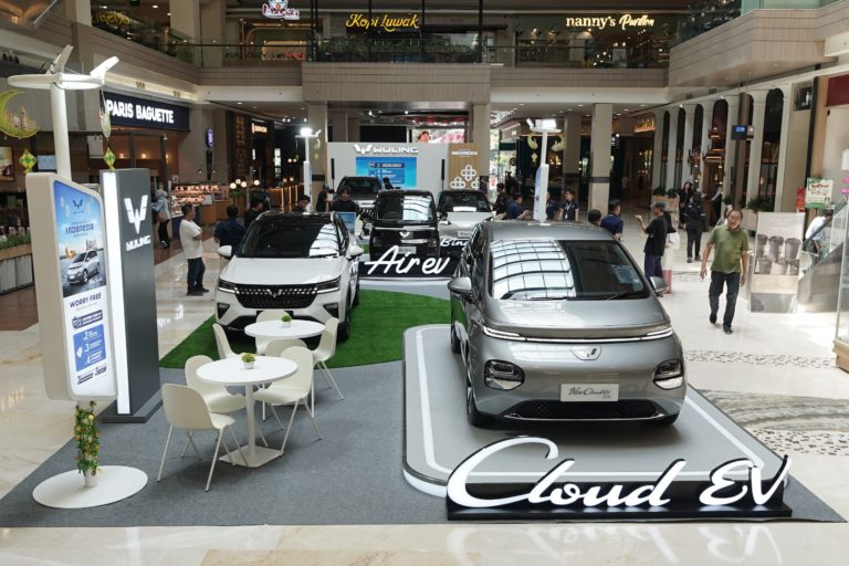 Image Wuling Exhibition Brightens Up Kota Kasablanka Mall with ABC Stories and Special Promotionsr