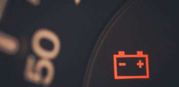 Image Tanda Aki Mobil Perlu Diganti