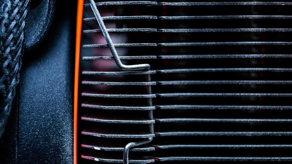 Image Panduan Kuras Air Radiator Mobil Agar Performa Mesin Optimalr