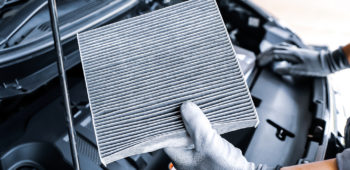 Image Cara Membersihkan Filter Udara Mobil Sendiri di Rumah