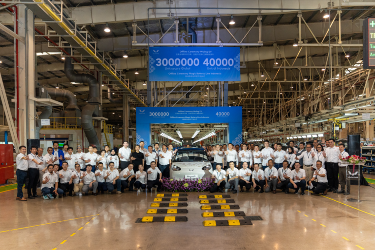 Image Wuling Celebrates the Production of 3,000,000 Electric Vehicles Globally and 40,000 EV Units in Indonesiar