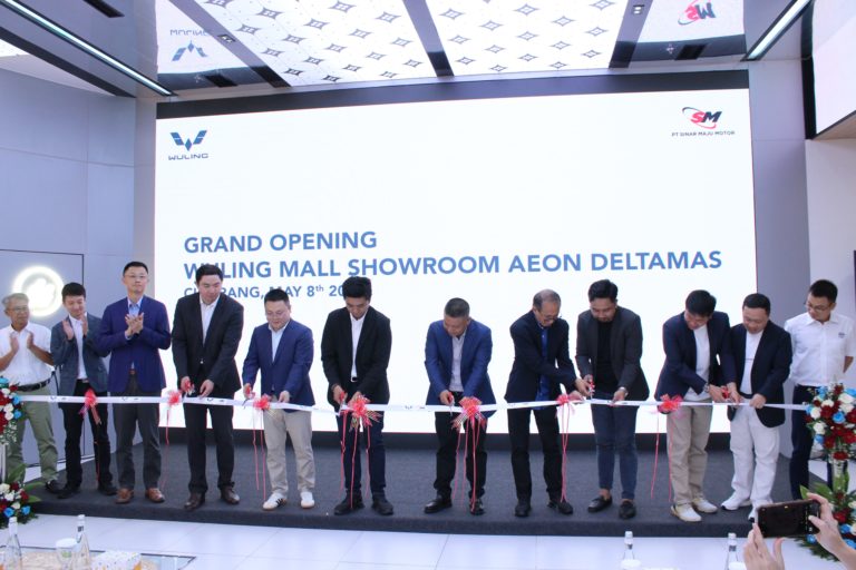 Image Wuling dan PT Sinar Maju Motor Resmikan Wuling AEON Deltamas Berkonsep Mall Showroomr