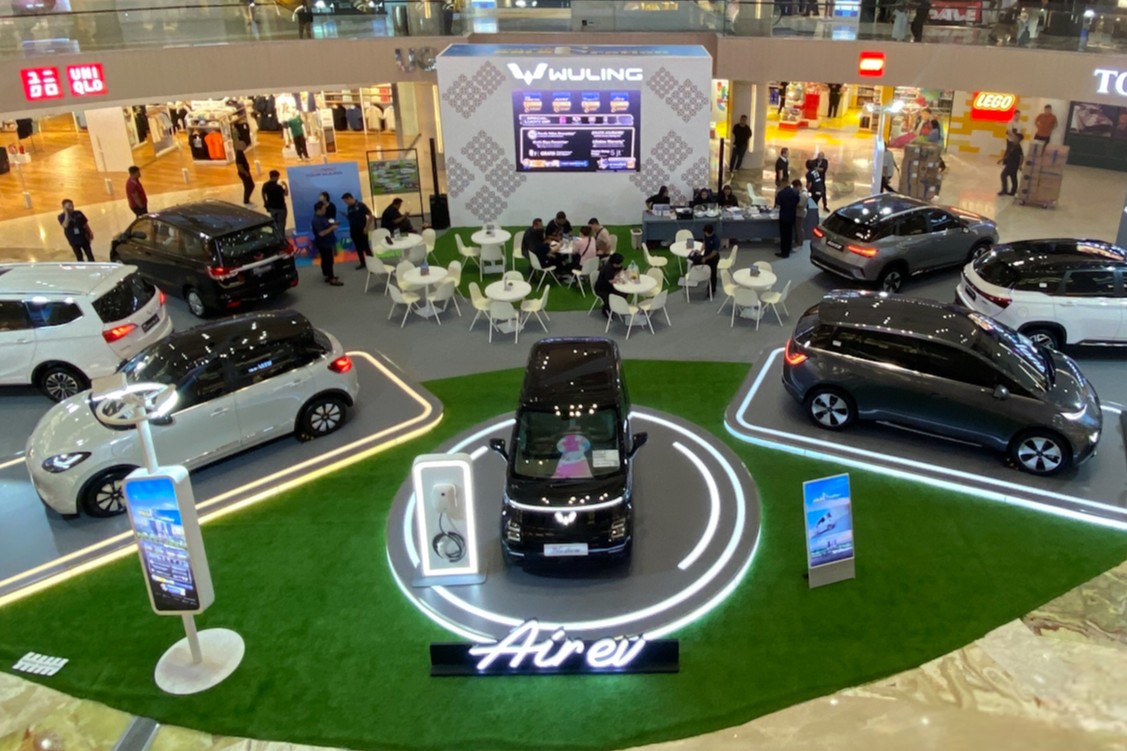 Bagi konsumen yang membeli Wuling EV ABC Stories bisa mendapatkan gratis biaya jasa dan suku cadang hingga 155 tahun atau 155.000 km serta perangkat charging 7kW AC secara gratis plus gratis asuransi