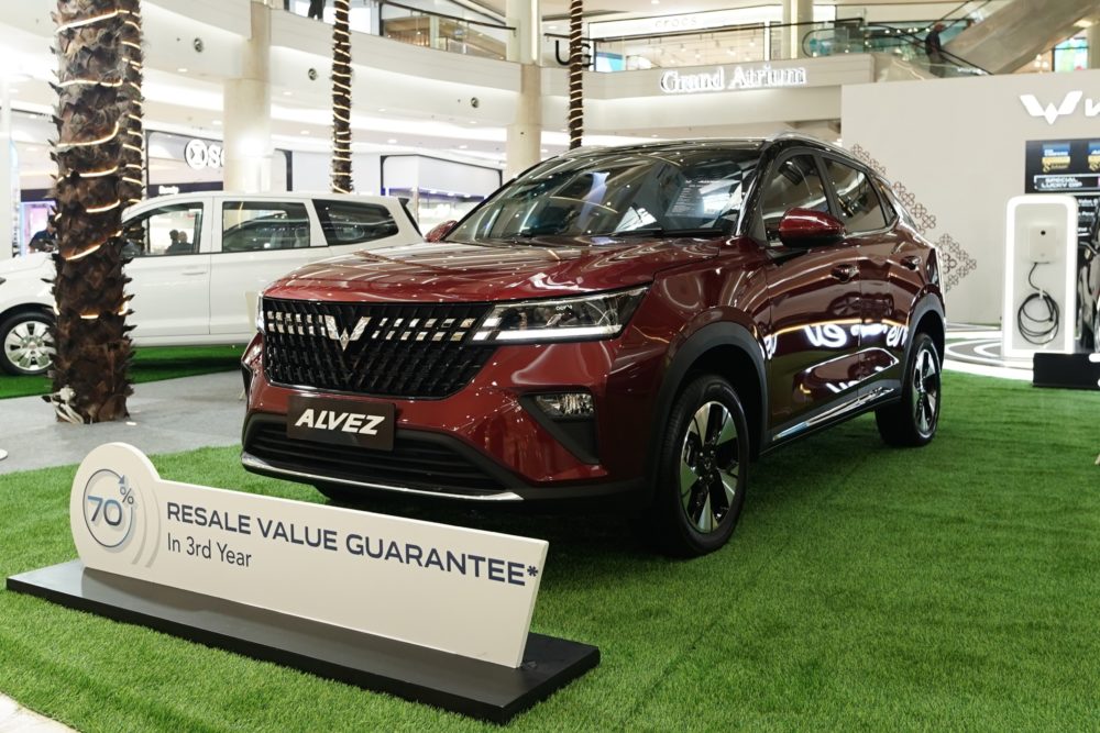 Dapatkan Wuling Alvez hanya dengan DP 18juta 70 resale value guarantee pada tahun ketiga kepemilikan dan gratis biaya jasa perawatan berkala hingga 8 tahun atau 100.000 km 1000x667