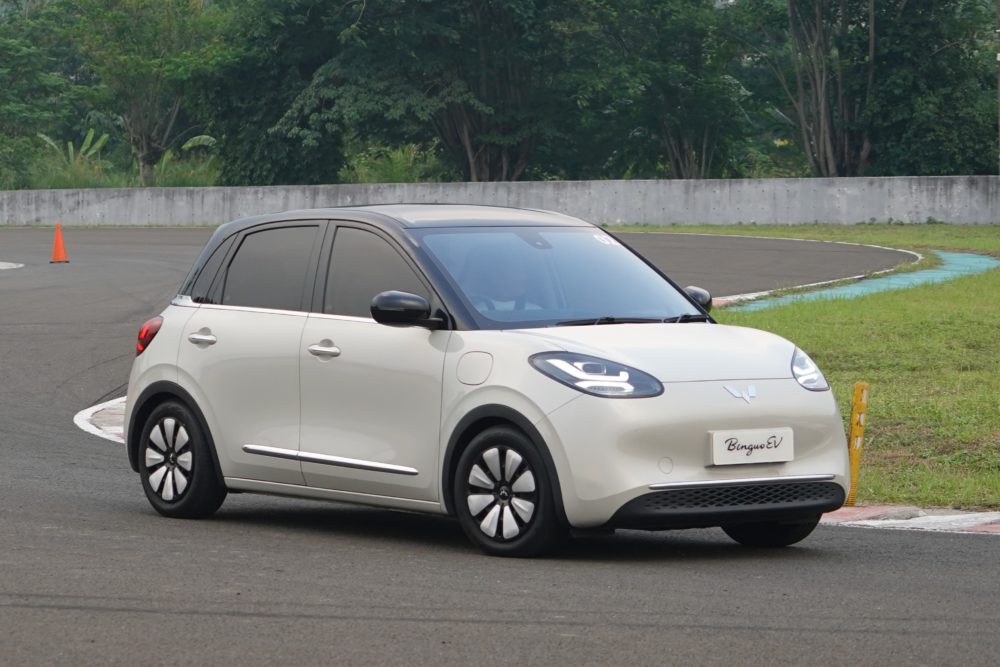 Tersedia juga benefit untuk pembelian Wuling EV ABC Stories termasuk garansi seumur hidup komponen utama EV 1000x667