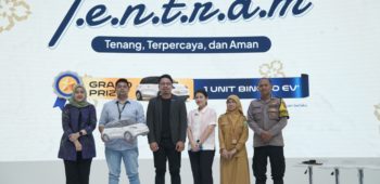 Image Wuling Mengundi Secara Langsung Pemenang Grand Prize dari Program ‘T.E.N.T.R.A.M’ di GIIAS 2025