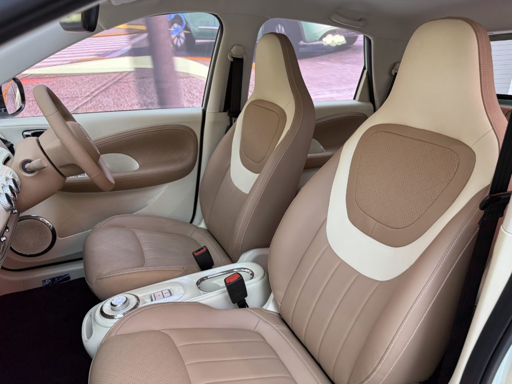 Wuling New BinguoEV Pro mengusung nuansa interior Caramel Latte 1000x750