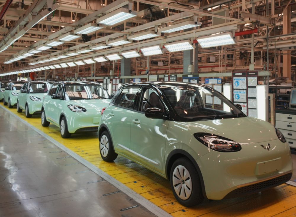 Wuling New BinguoEV kini tersedia versi Lite dengan harga yang kompetitif 1000x734