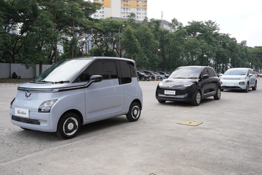 Pengunjung juga dapat merasakan langsung pengalaman berkendara Air ev BinguoEV Cloud EV dan New Almaz RS Hybrid di area test drive yang telah tersedia 1 1000x667