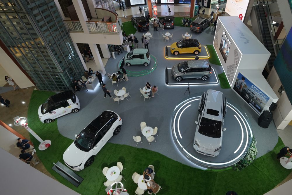 Wuling Menampilkan Cortez Darion dan Program Promo ‘Nusantara’ di Mall Kelapa Gading 1000x667