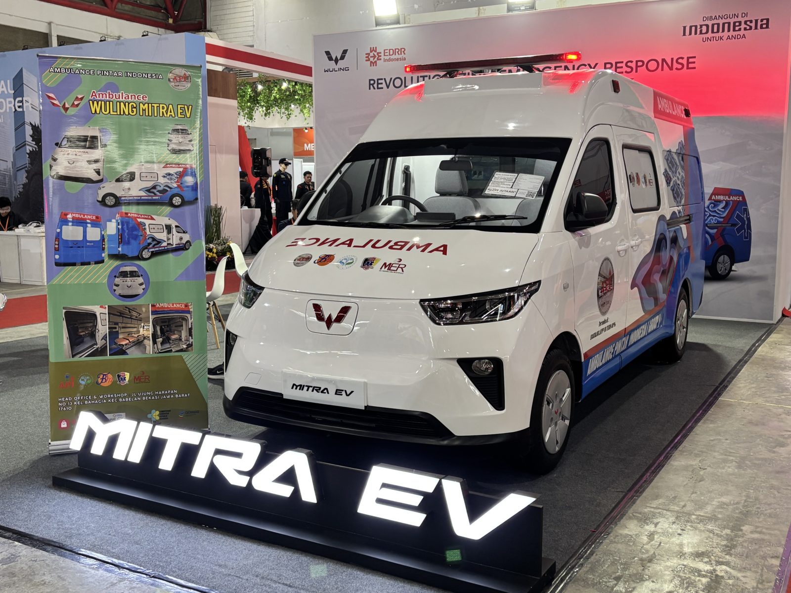Image Wuling Mitra EV Go Green Ambulance Participates in EDRR Indonesia 2025