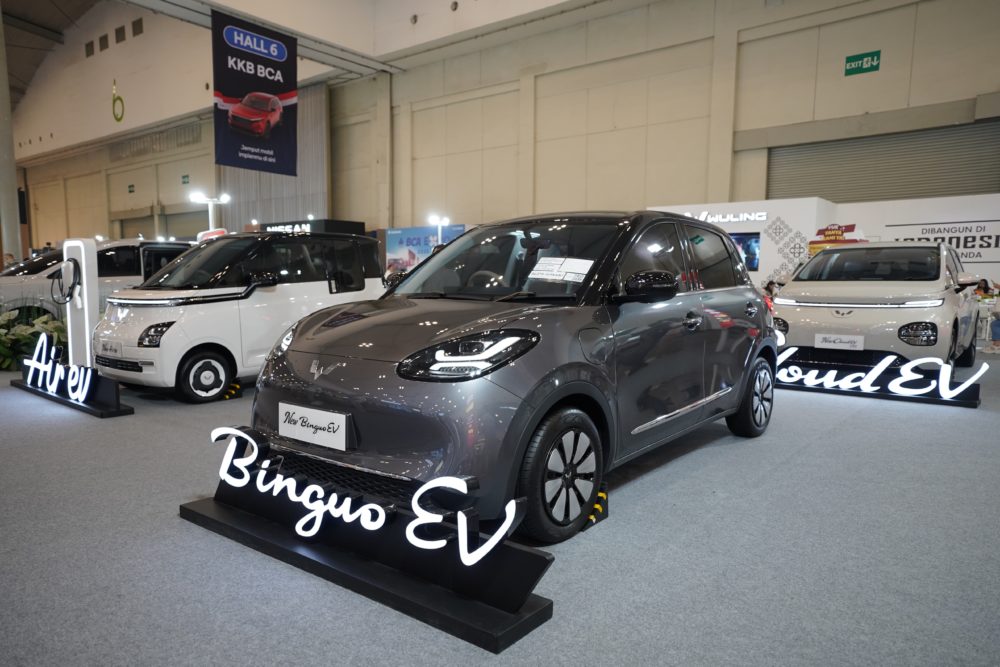 untuk pembelian kendaraan listrik seperti Air ev BinguoEV dan Cloud EV konsumen berhak atas lifetime warranty yang mencakup komponen utama EV serta gratis perangkat charging 1000x667