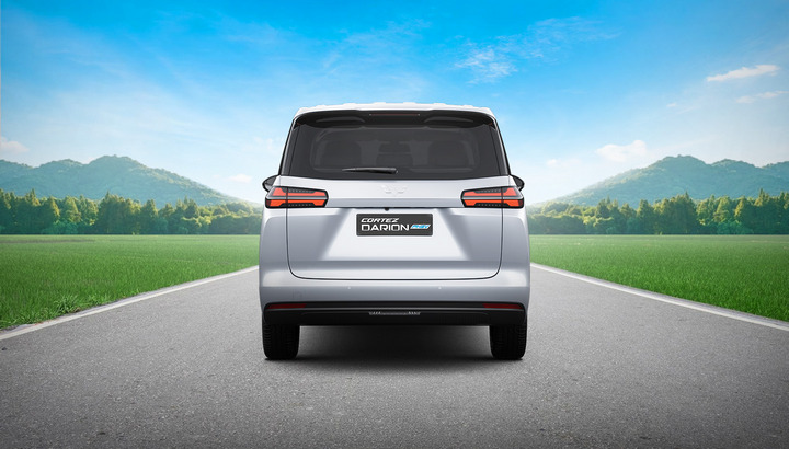 Mobil keluarga mewah cocok untuk perjalanan jauh