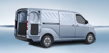 Image Apa Itu Barn Door pada Mobil Van dan Fungsinya