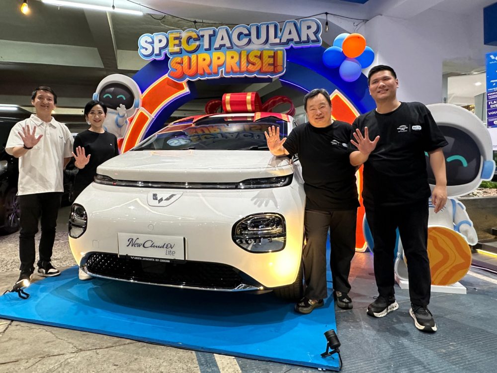 Apresiasi untuk pelanggan setia Electronic City yang berkesempatan membawa pulang medium hatchback EV Wuling 1000x750
