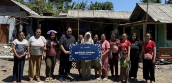 Image Wuling, Through BenihBaik.com, Provides Basic Food Packages for Flood-Affected Residents in Bali